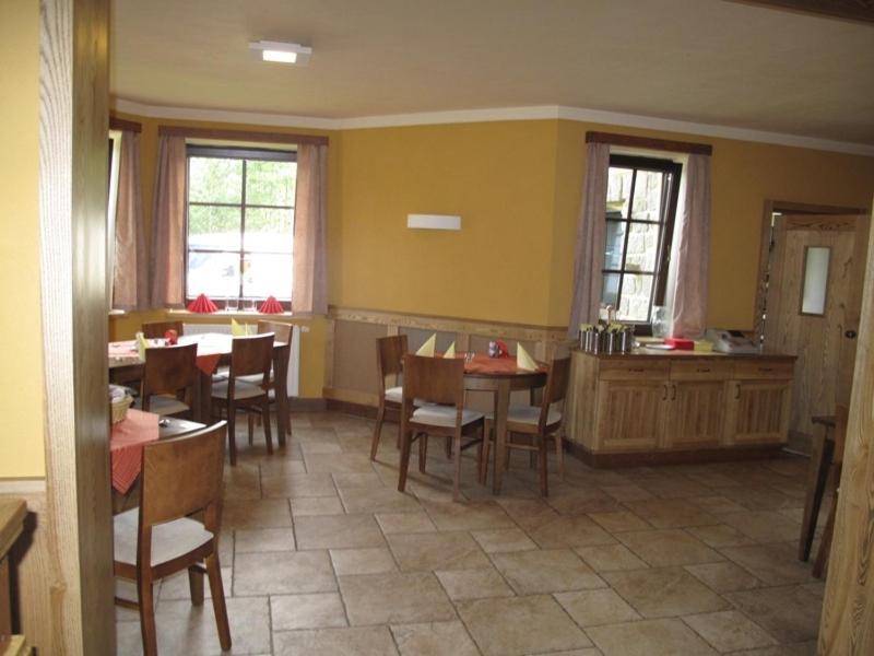 Penzion - Restaurace Na Mýtě Sezimovo Usti Exterior foto