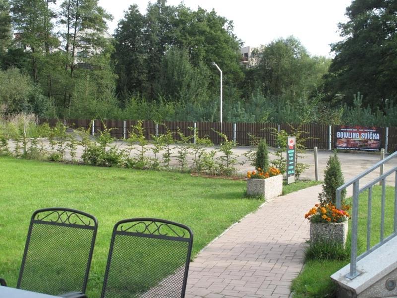 Penzion - Restaurace Na Mýtě Sezimovo Usti Exterior foto