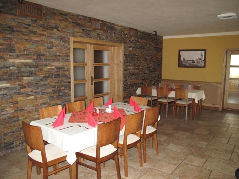 Penzion - Restaurace Na Mýtě Sezimovo Usti Exterior foto