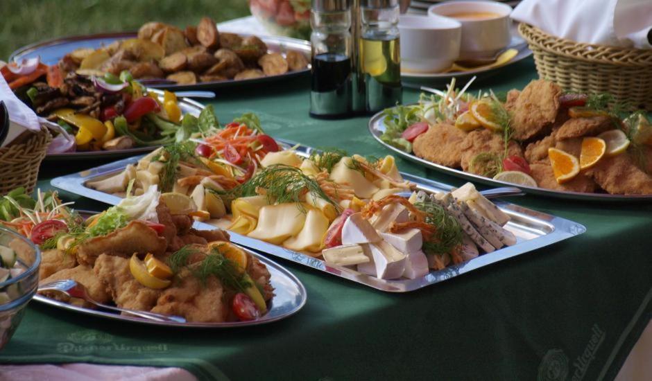 Penzion - Restaurace Na Mýtě Sezimovo Usti Exterior foto